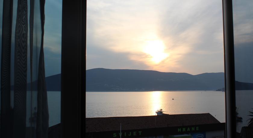 Tazex Apartments Herceg Novi Rum bild