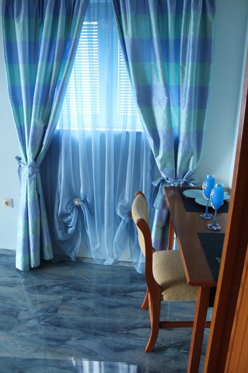 Tazex Apartments Herceg Novi Rum bild